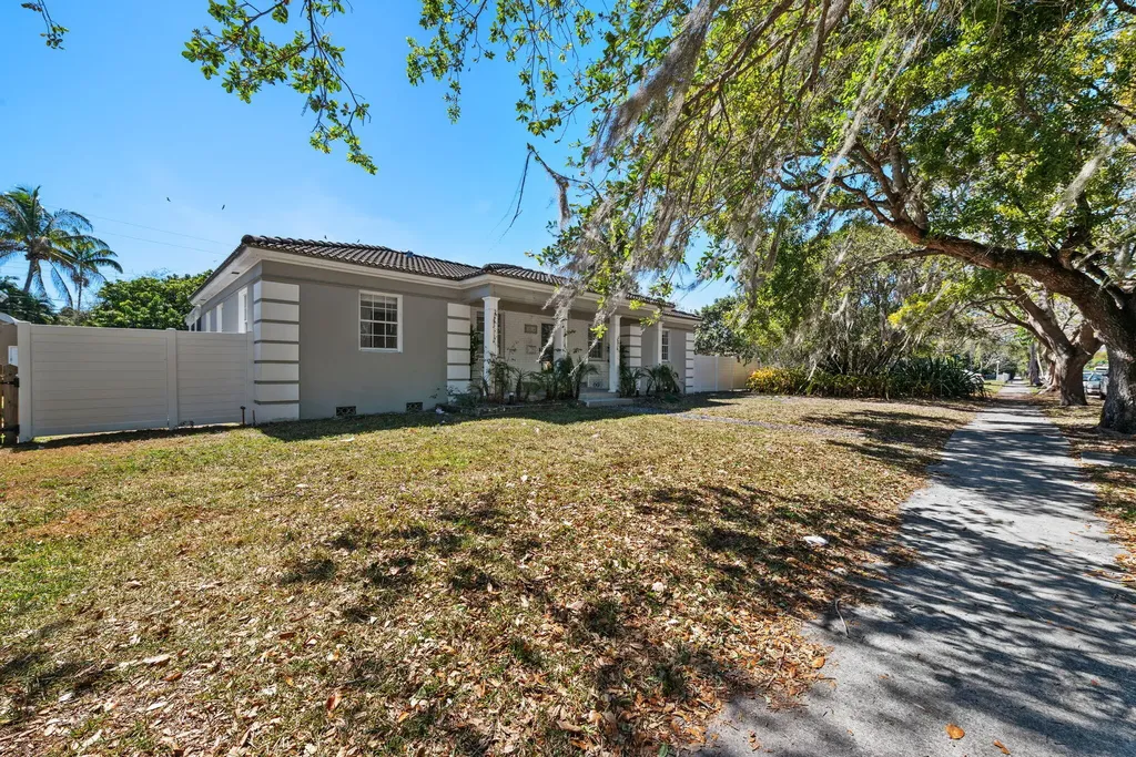 1516 Jefferson Street Hollywood FL 33020