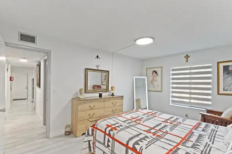 712 Sunny Pine Way Greenacres FL 33415