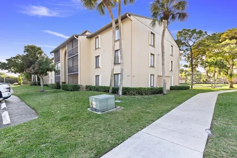 712 Sunny Pine Way Greenacres FL 33415