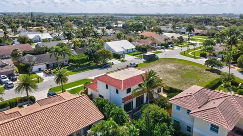 383 Redwood Lane Boca Raton FL 33487