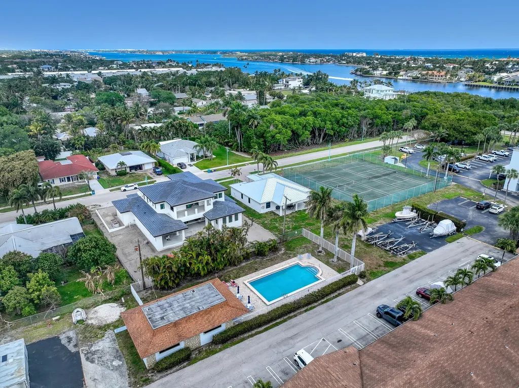 689 NE 6th Court Boynton Beach FL 33435