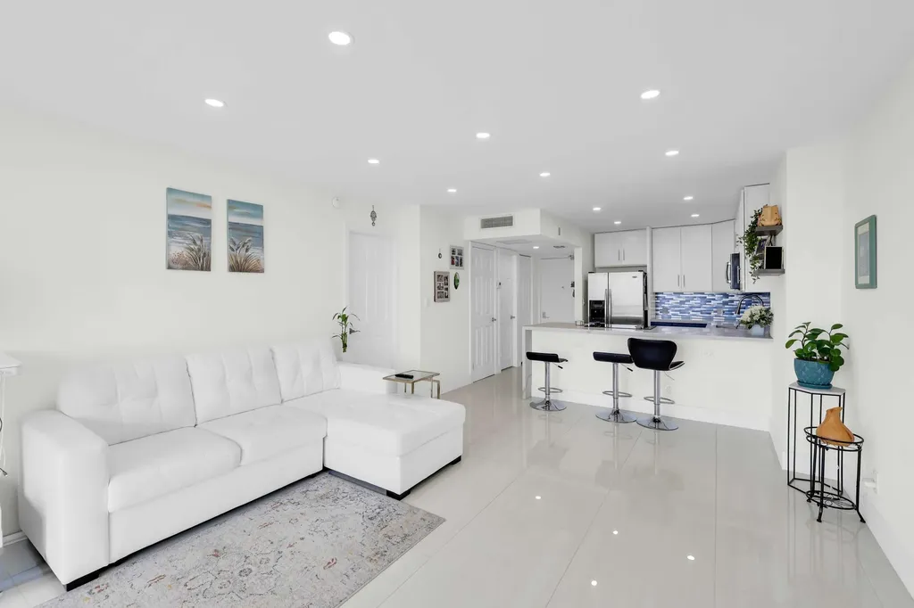 20335 W Country Club Drive Aventura FL 33180