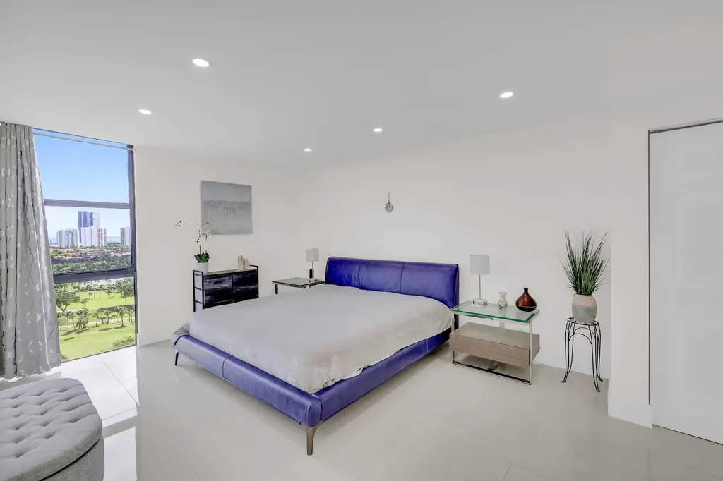 20335 W Country Club Drive Aventura FL 33180
