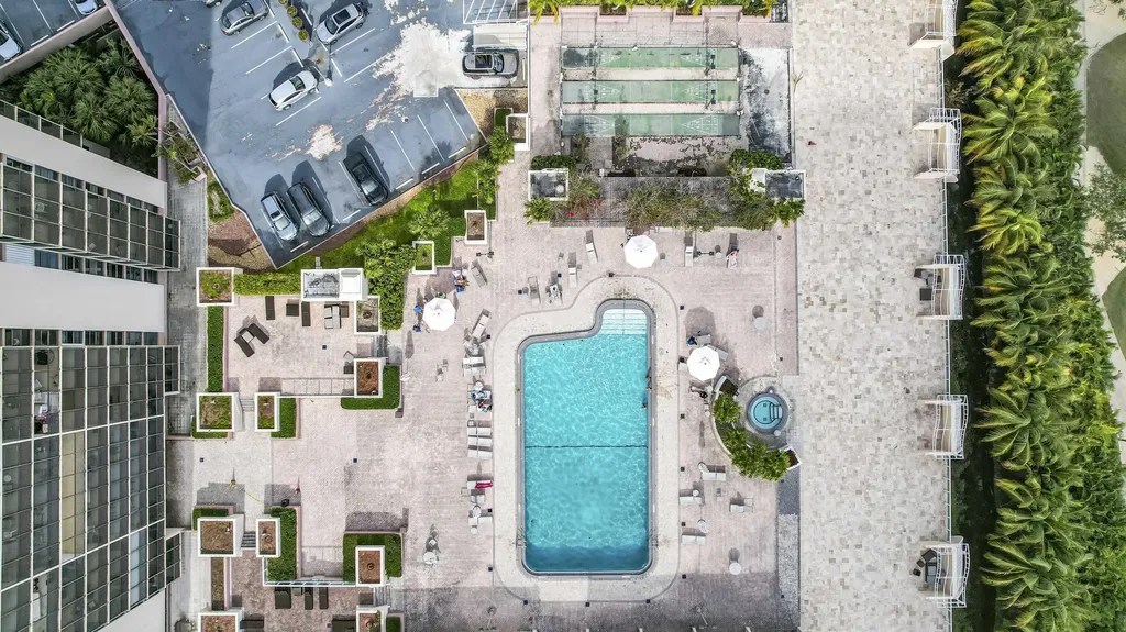20335 W Country Club Drive Aventura FL 33180