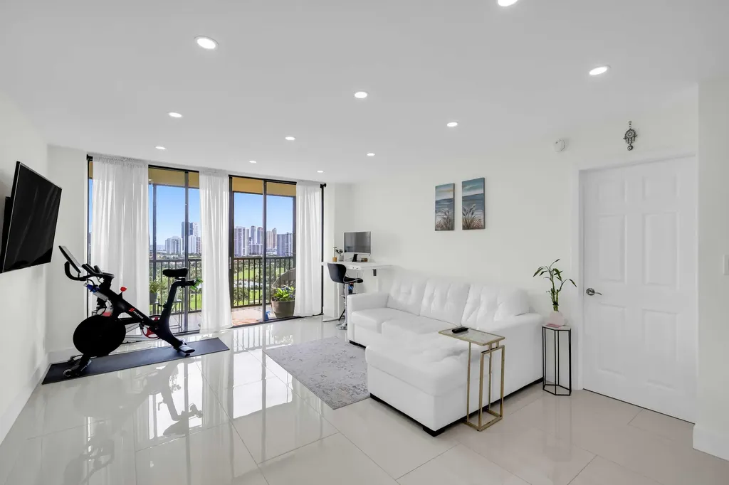 20335 W Country Club Drive Aventura FL 33180