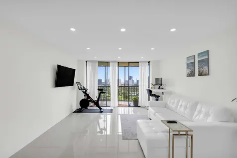 20335 W Country Club Drive Aventura FL 33180