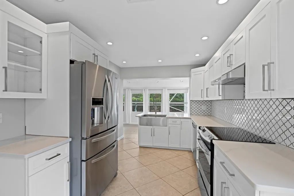 925 Foxpointe Circle Delray Beach FL 33445