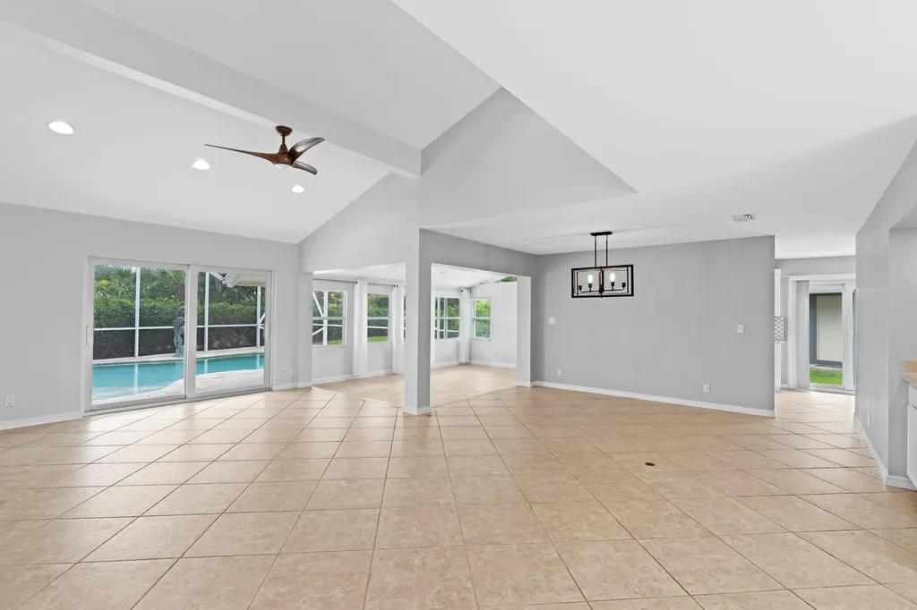 925 Foxpointe Circle Delray Beach FL 33445