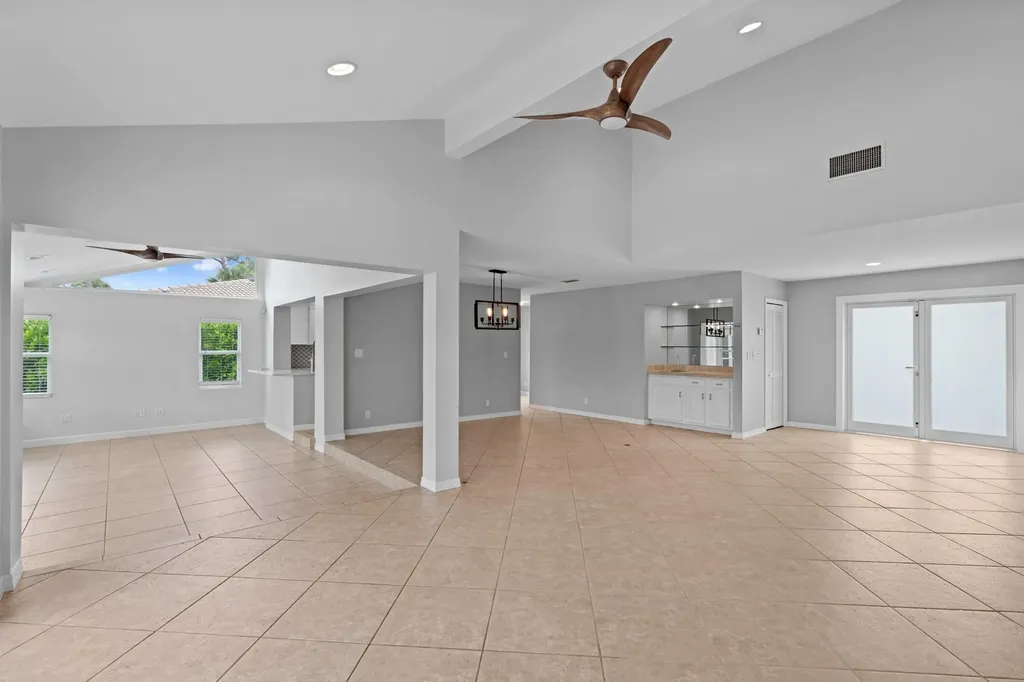 925 Foxpointe Circle Delray Beach FL 33445