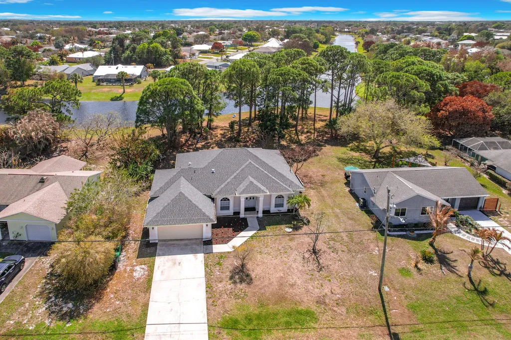 2342 SE Grand Drive Port St Lucie FL 34952