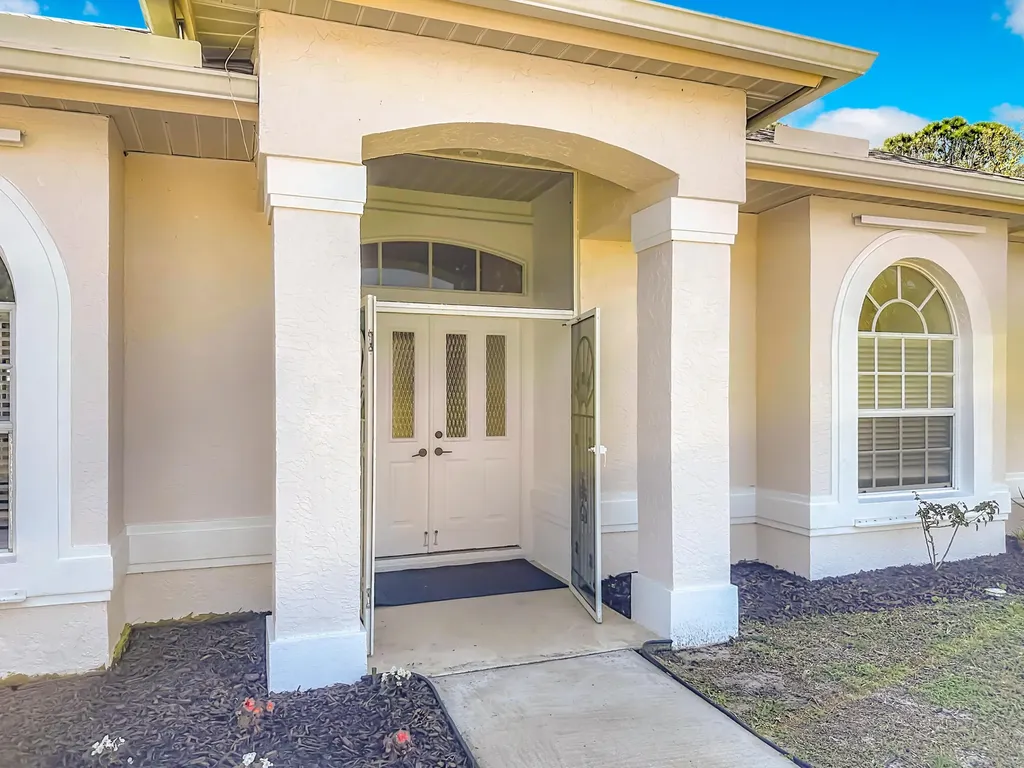 2342 SE Grand Drive Port St Lucie FL 34952