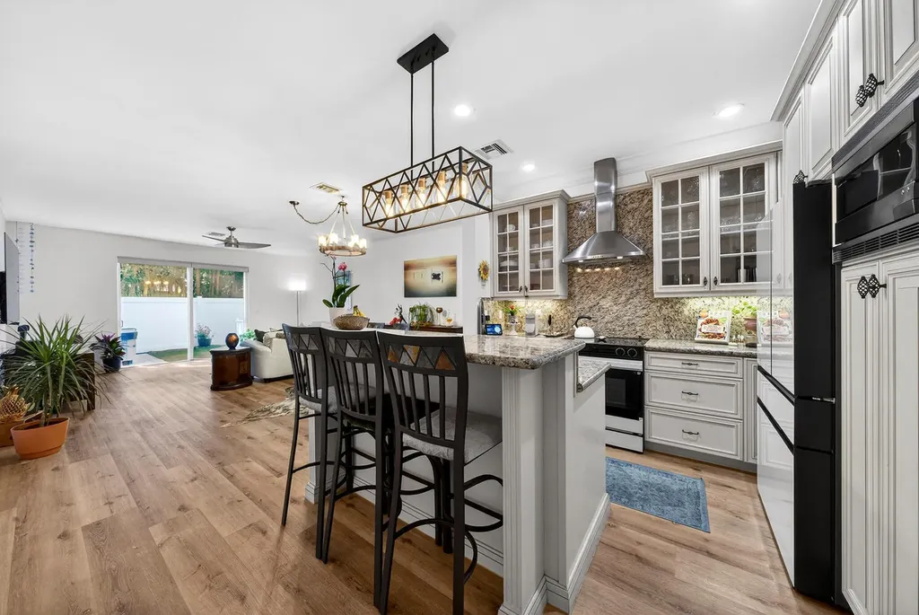 1942 NE 32nd Street Lighthouse Point FL 33064