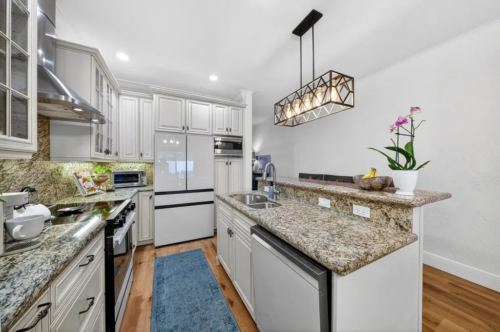 1942 NE 32nd Street Lighthouse Point FL 33064