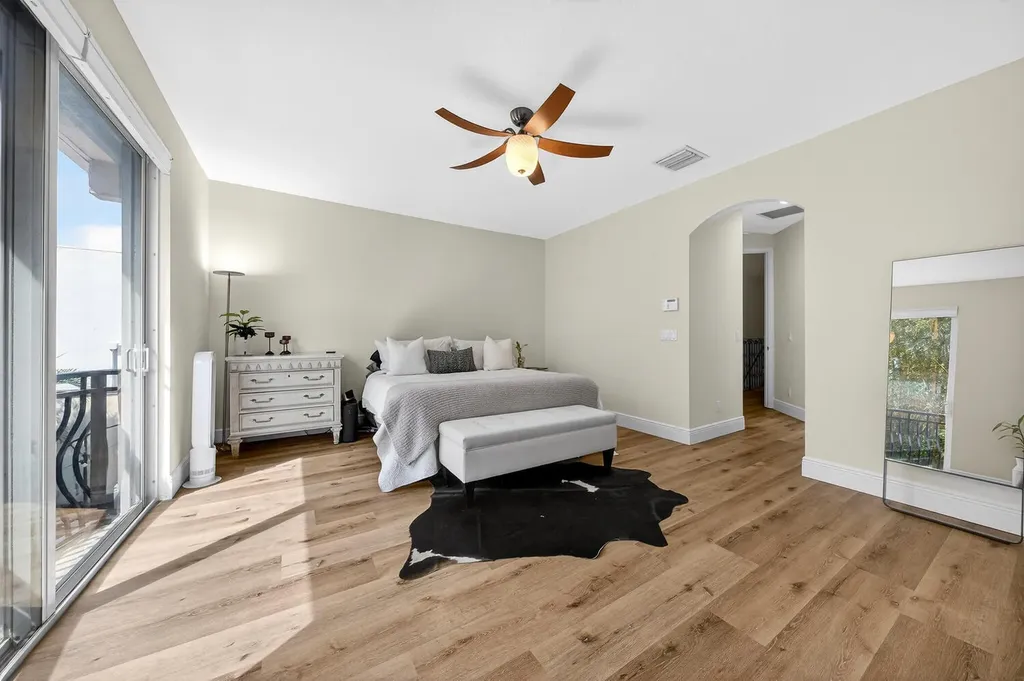 1942 NE 32nd Street Lighthouse Point FL 33064