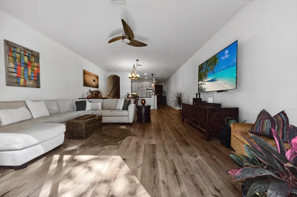 1942 NE 32nd Street Lighthouse Point FL 33064