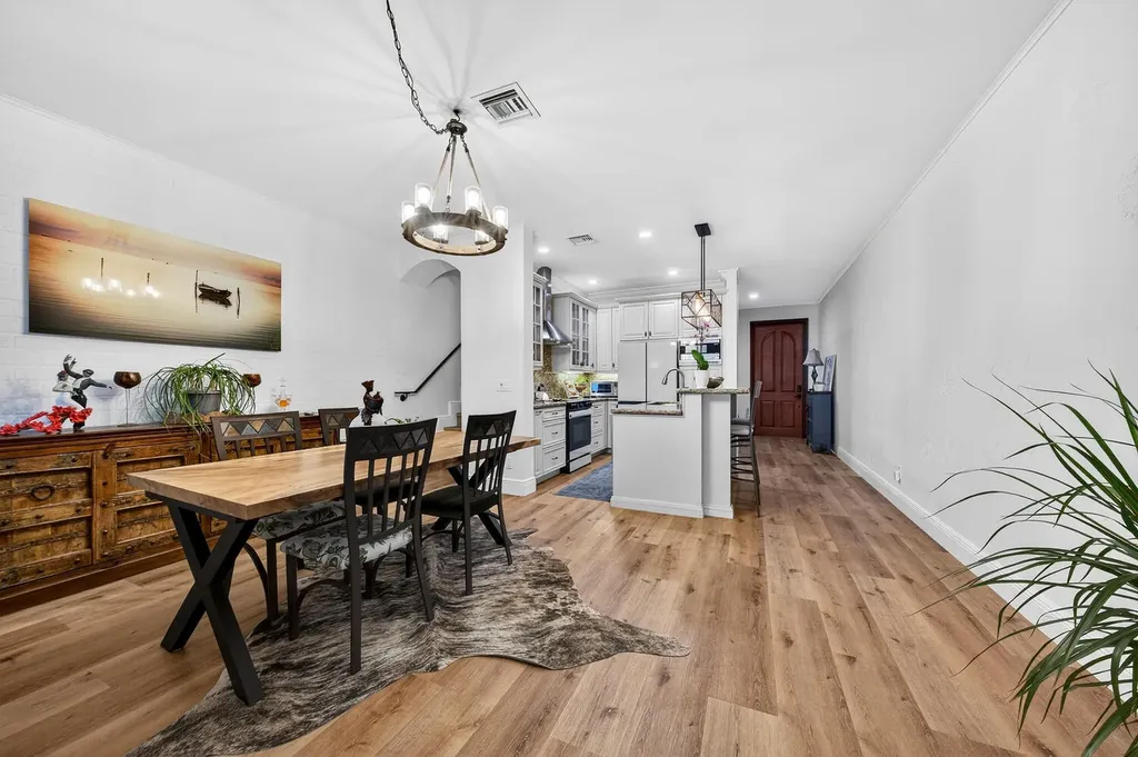 1942 NE 32nd Street Lighthouse Point FL 33064