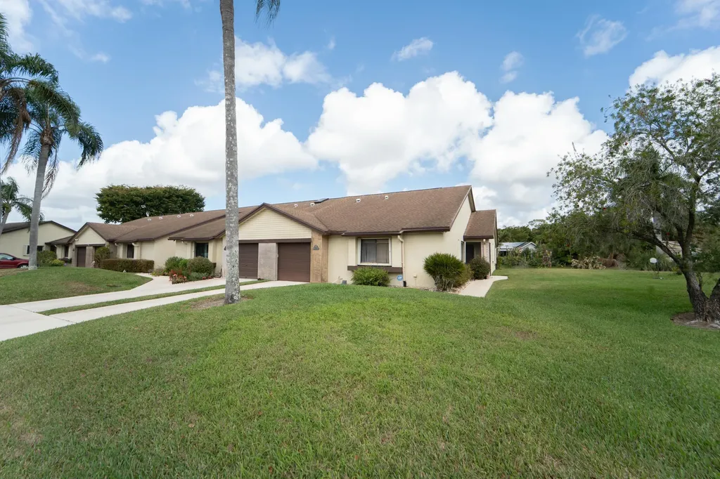 108 Village Walk Drive Royal Palm Beach FL 33411