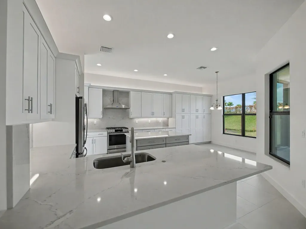 12476 SW Pink Playa Parkway Port St Lucie FL 34987
