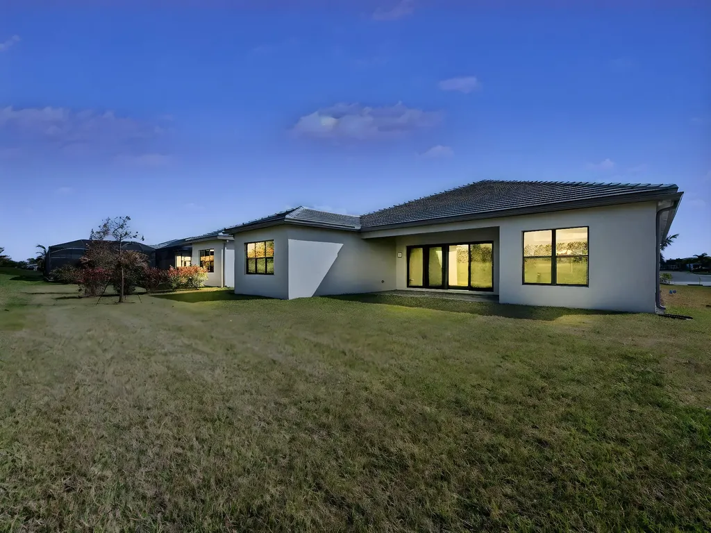 12476 SW Pink Playa Parkway Port St Lucie FL 34987