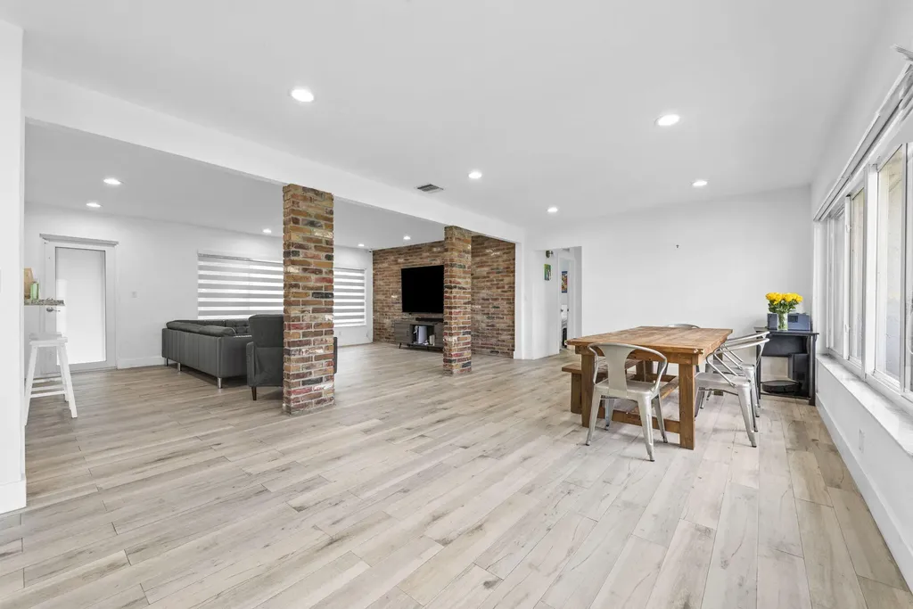 409 N 14th Avenue Hollywood FL 33020