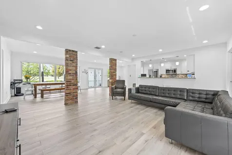 409 N 14th Avenue Hollywood FL 33020