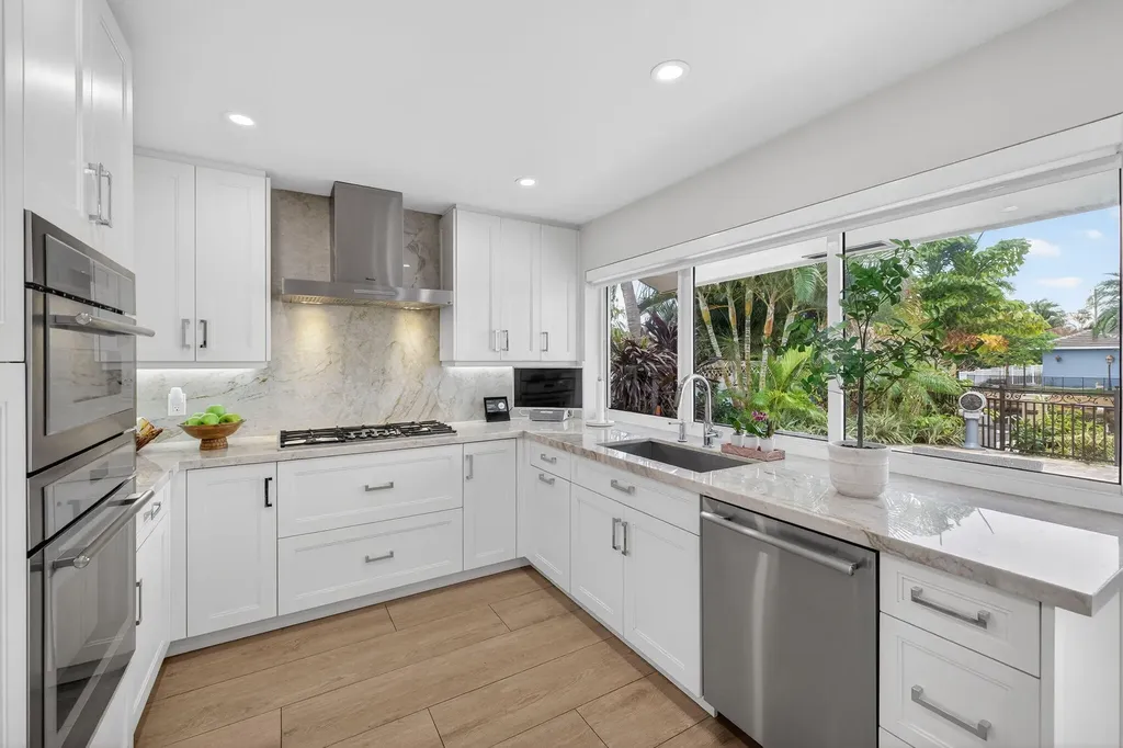 2760 NE 55th Street Fort Lauderdale FL 33308