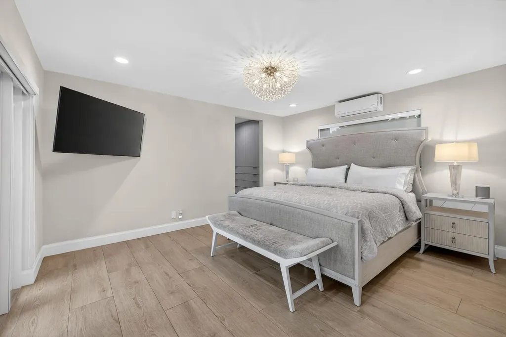 2760 NE 55th Street Fort Lauderdale FL 33308