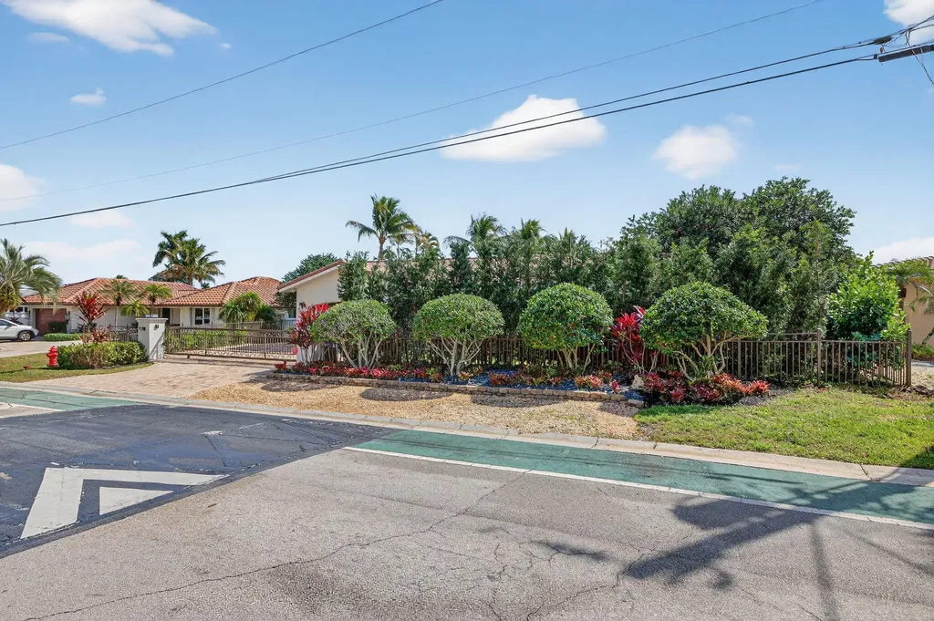 2760 NE 55th Street Fort Lauderdale FL 33308