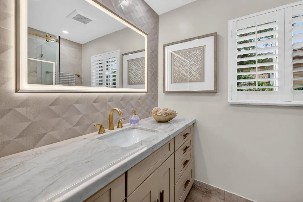2760 NE 55th Street Fort Lauderdale FL 33308