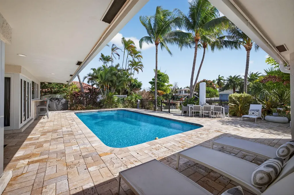 2760 NE 55th Street Fort Lauderdale FL 33308