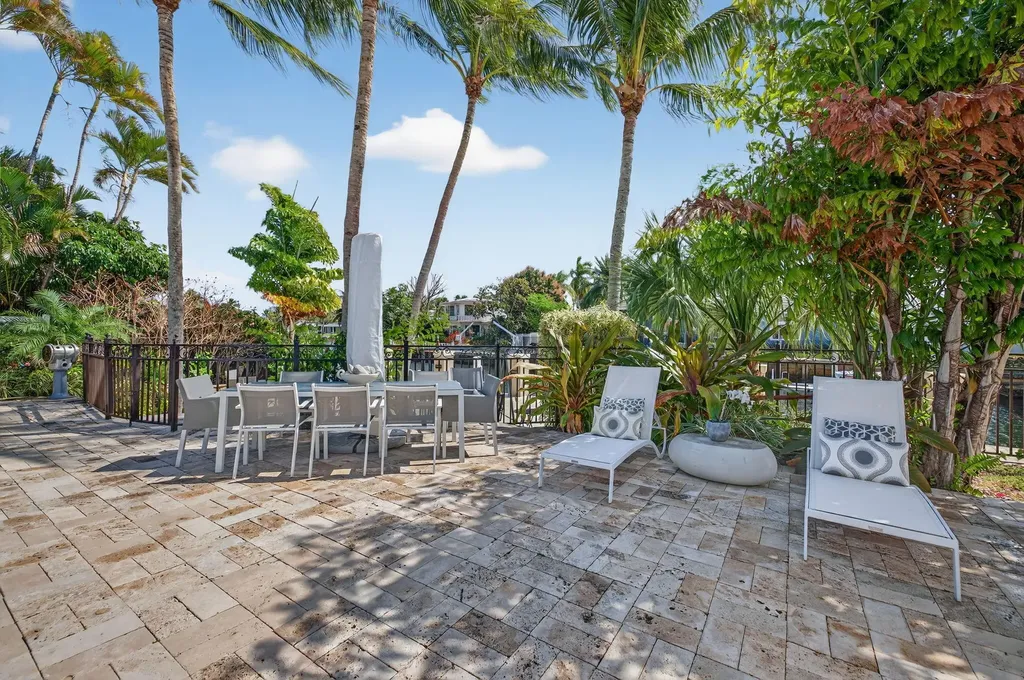 2760 NE 55th Street Fort Lauderdale FL 33308