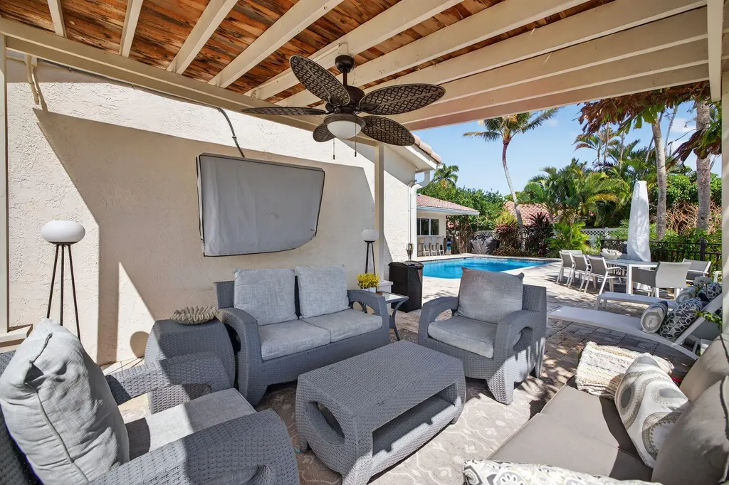 2760 NE 55th Street Fort Lauderdale FL 33308