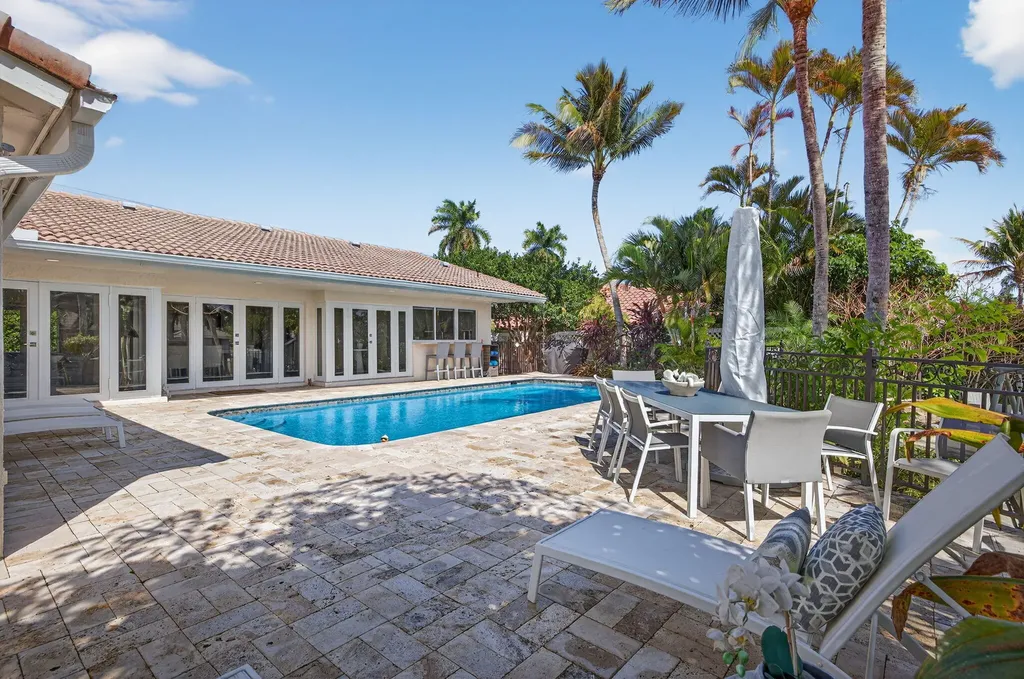 2760 NE 55th Street Fort Lauderdale FL 33308