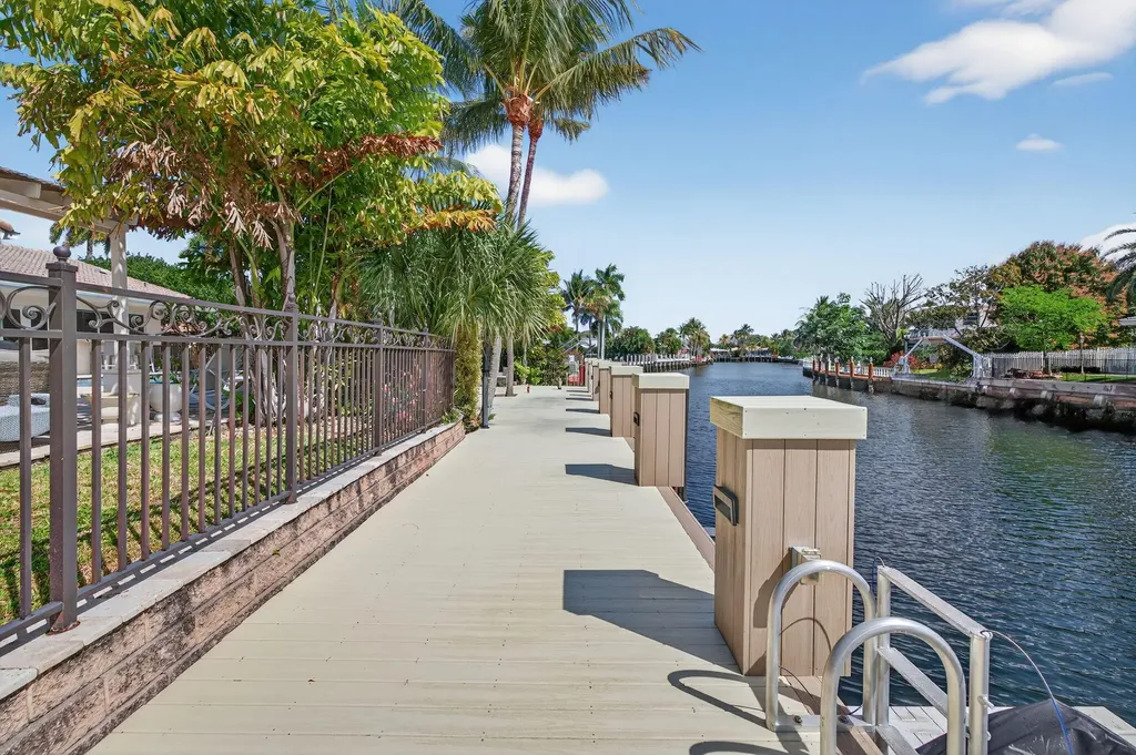2760 NE 55th Street Fort Lauderdale FL 33308