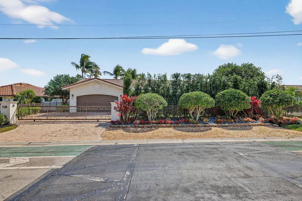2760 NE 55th Street Fort Lauderdale FL 33308