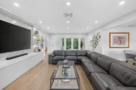 2760 NE 55th Street Fort Lauderdale FL 33308