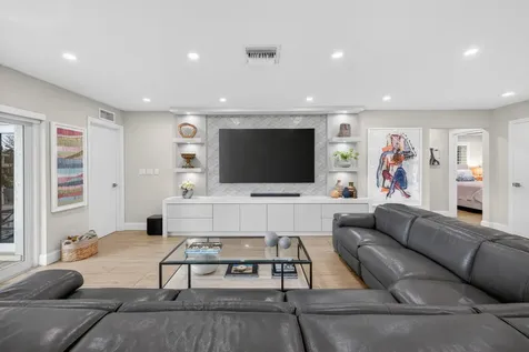 2760 NE 55th Street Fort Lauderdale FL 33308