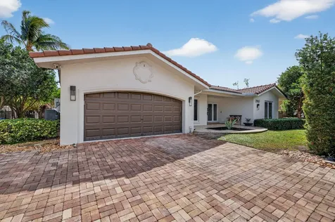2760 NE 55th Street Fort Lauderdale FL 33308