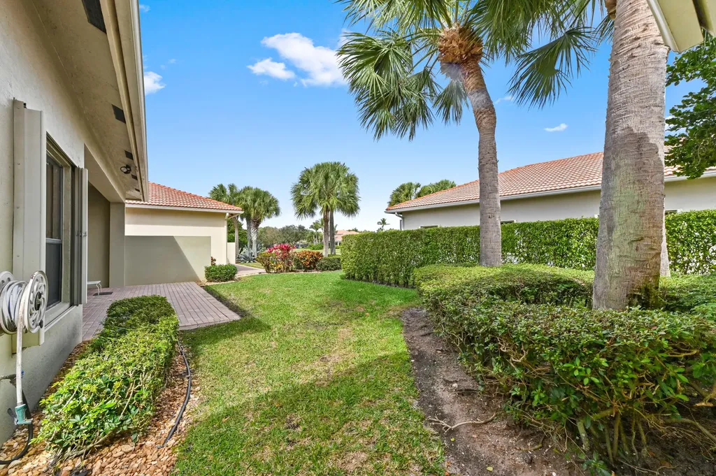 6823 Fabiano Circle Boynton Beach FL 33437