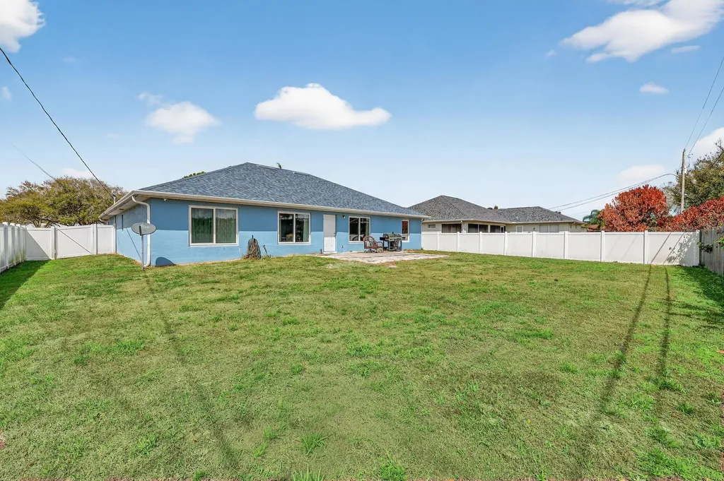 566 SW Sea Holly Terrace Port St Lucie FL 34984