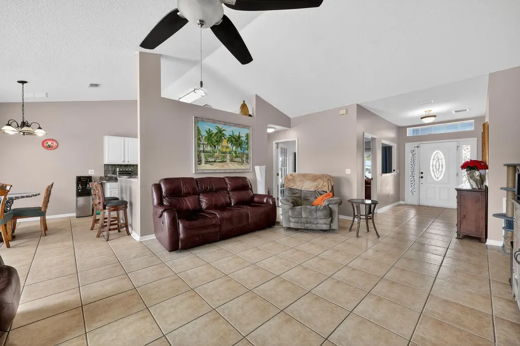 566 SW Sea Holly Terrace Port St Lucie FL 34984