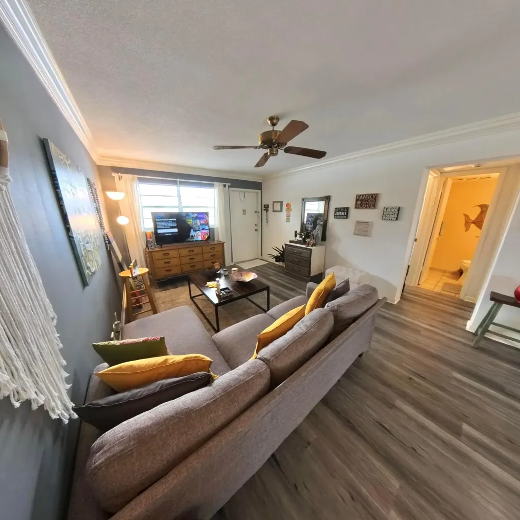 4100 Crystal Lake Drive Pompano Beach FL 33064