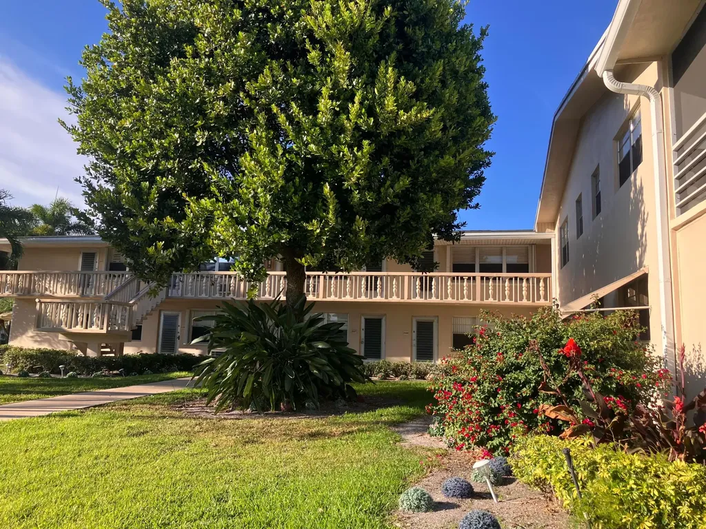 259 Sheffield K West Palm Beach FL 33417
