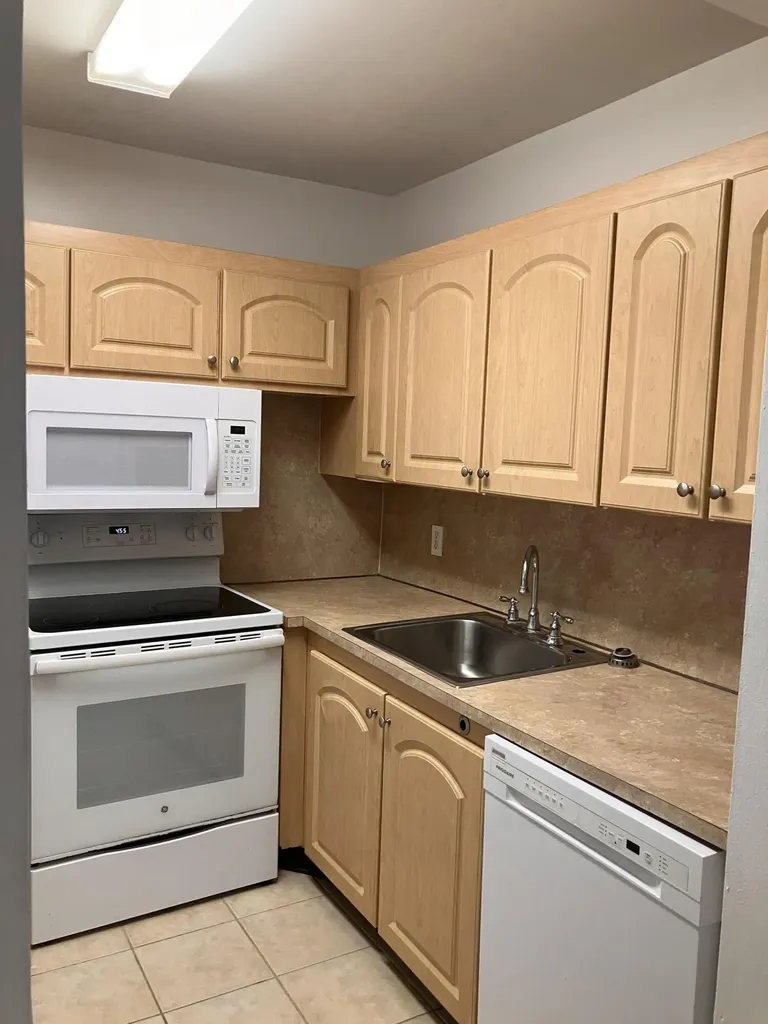 259 Sheffield K West Palm Beach FL 33417