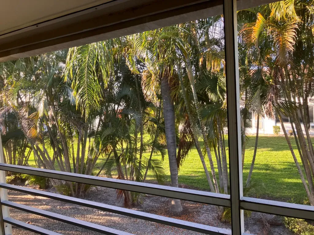 259 Sheffield K West Palm Beach FL 33417