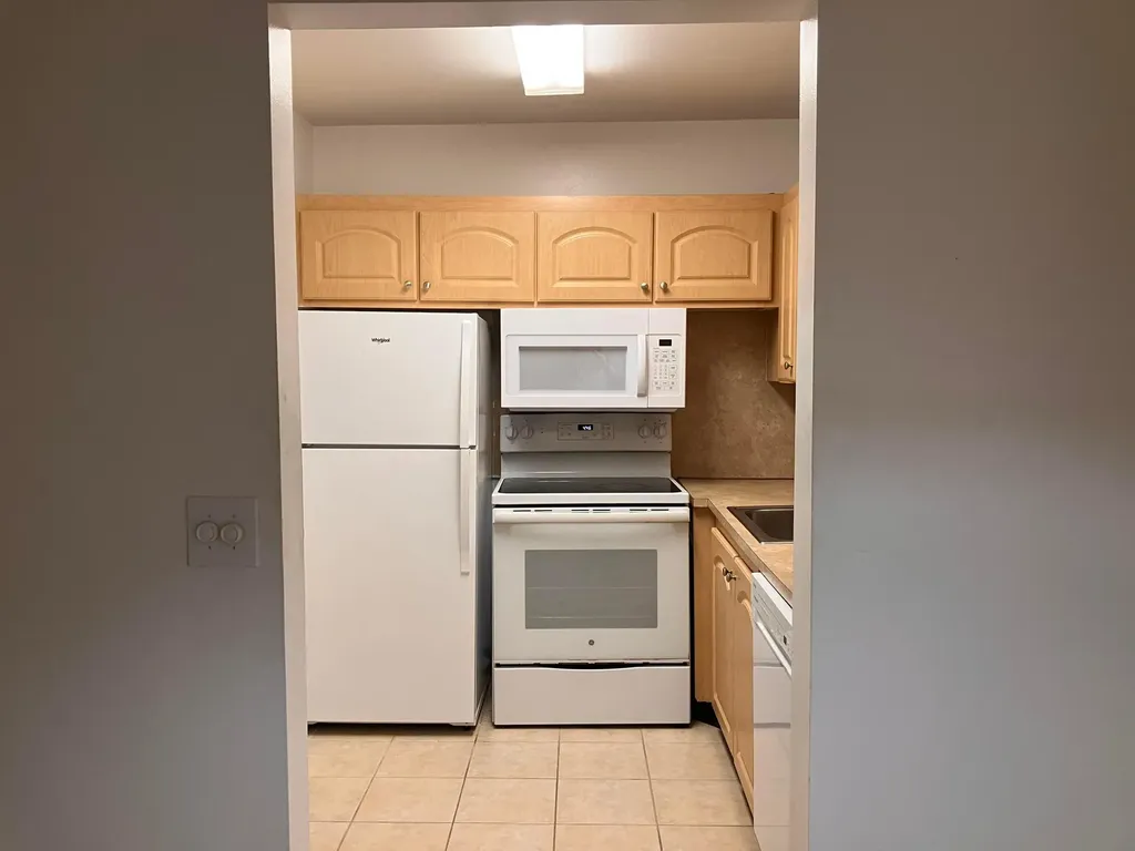 259 Sheffield K West Palm Beach FL 33417