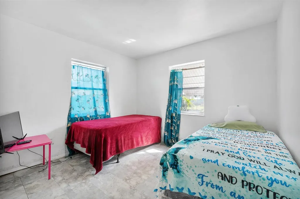 640 SW 28th Terrace Fort Lauderdale FL 33312