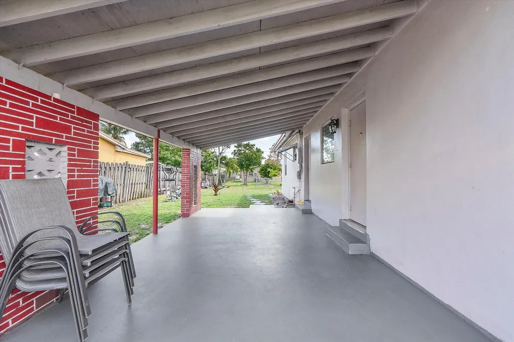 640 SW 28th Terrace Fort Lauderdale FL 33312