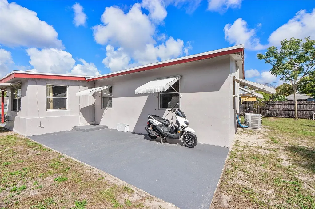 640 SW 28th Terrace Fort Lauderdale FL 33312
