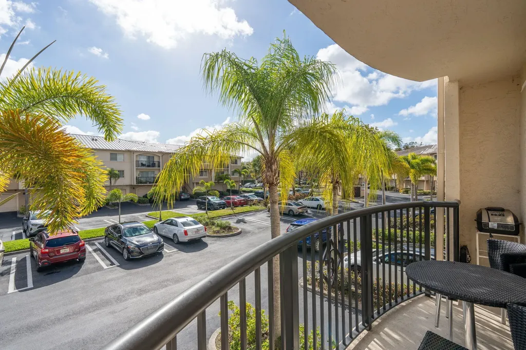1000 Crestwood Court Court S Royal Palm Beach FL 33411
